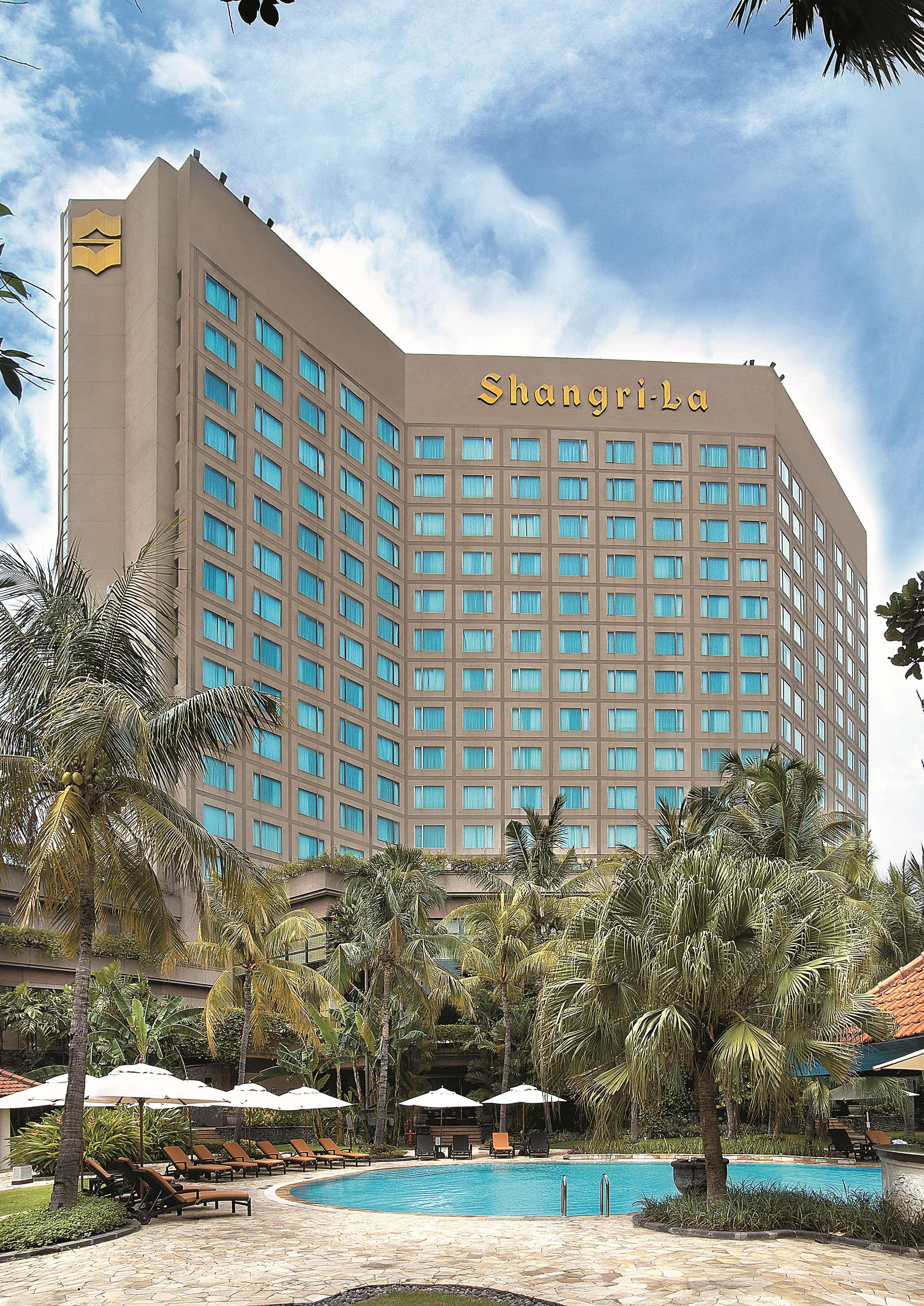 Shangri-La Surabaya Hotel Exterior photo